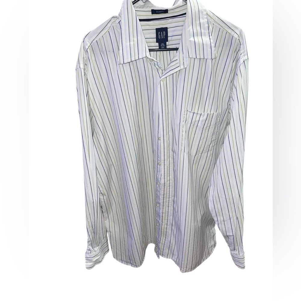 GAP Classic Fit Men’s XXL White Pinstripe Button Down Shirt
